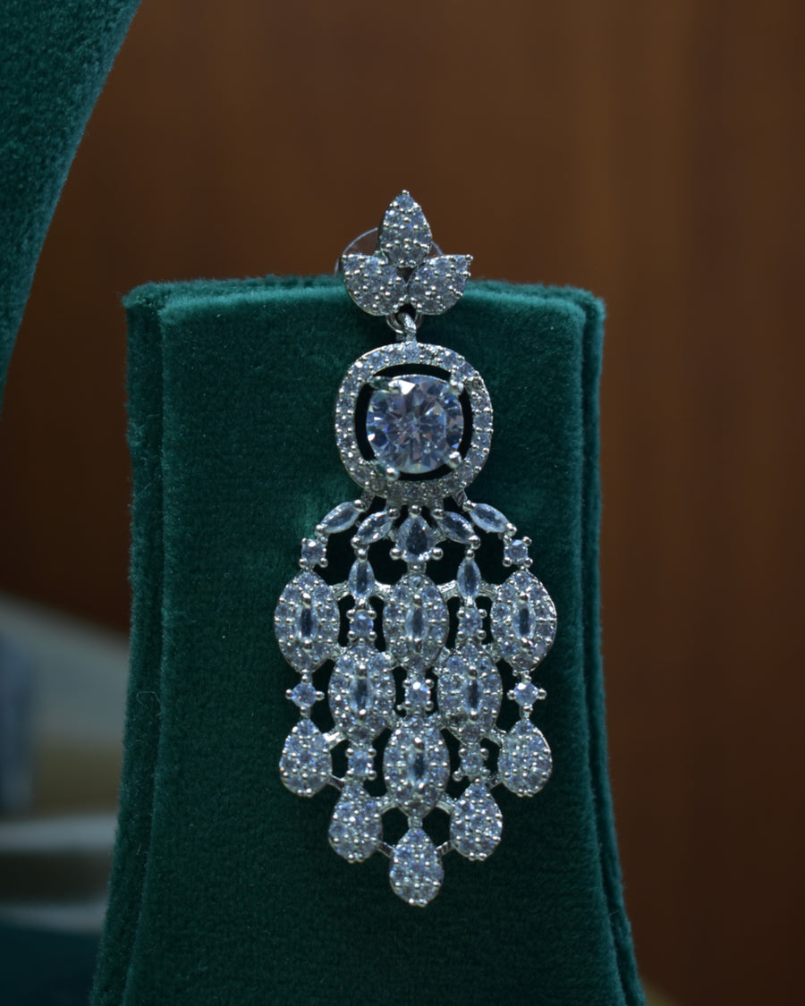 Elegant Silver Crystal Necklace Set with Maang Tikka